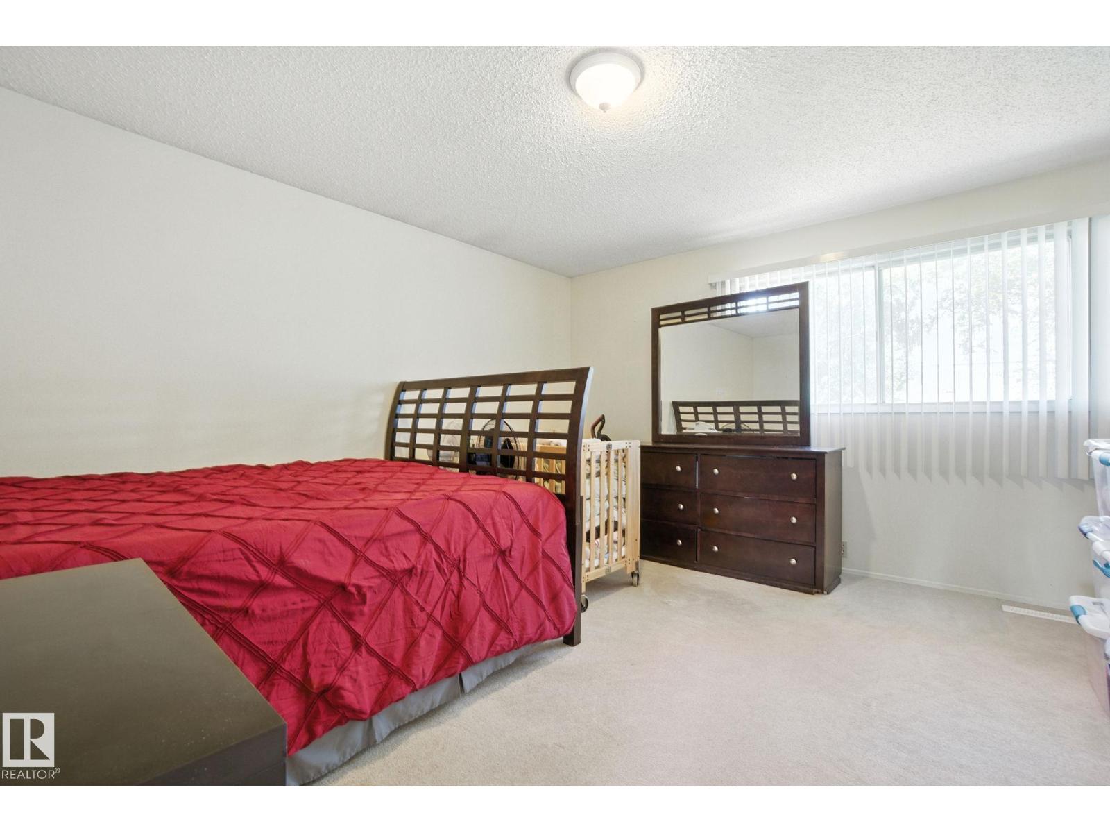 Photo 26 of 8731 180 St Nw, Edmonton AB