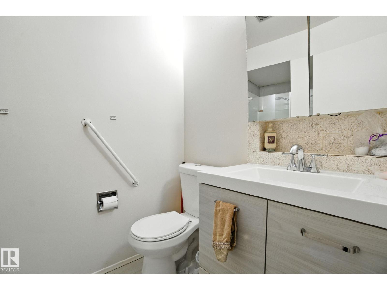 Photo 29 of 8731 180 St Nw, Edmonton AB