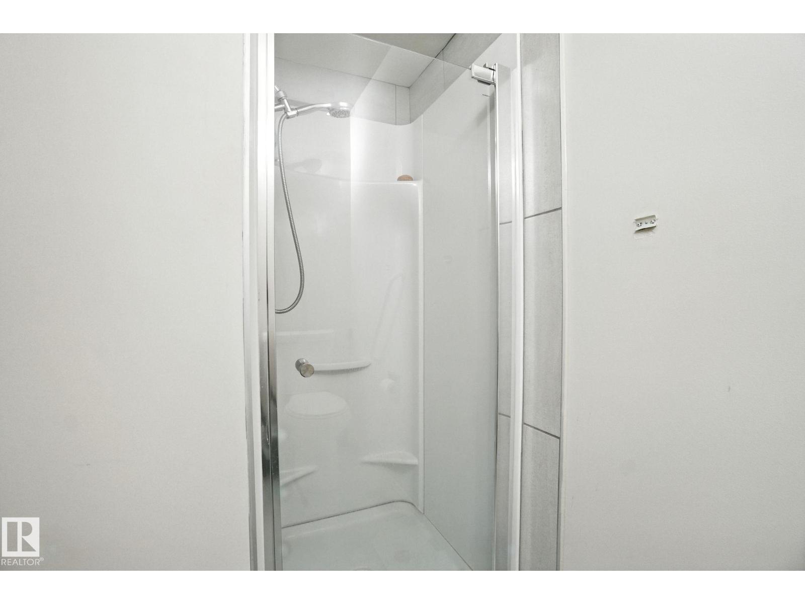 Photo 30 of 8731 180 St Nw, Edmonton AB