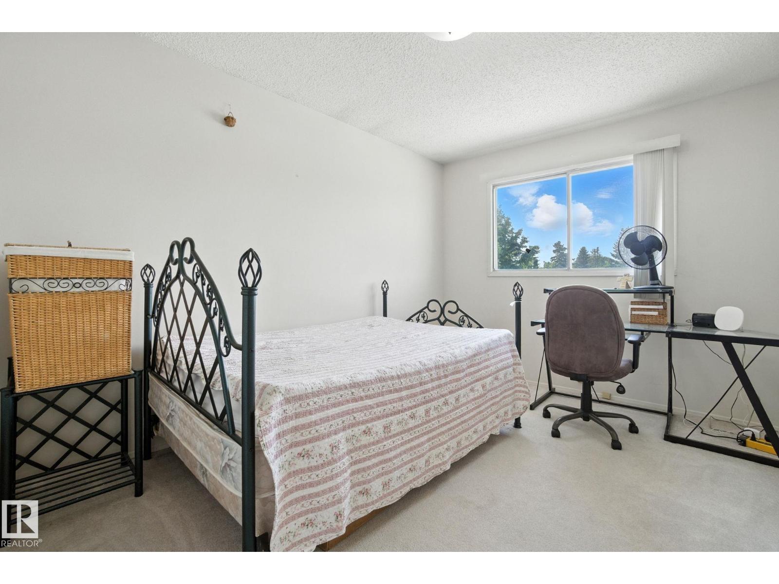 Photo 31 of 8731 180 St Nw, Edmonton AB