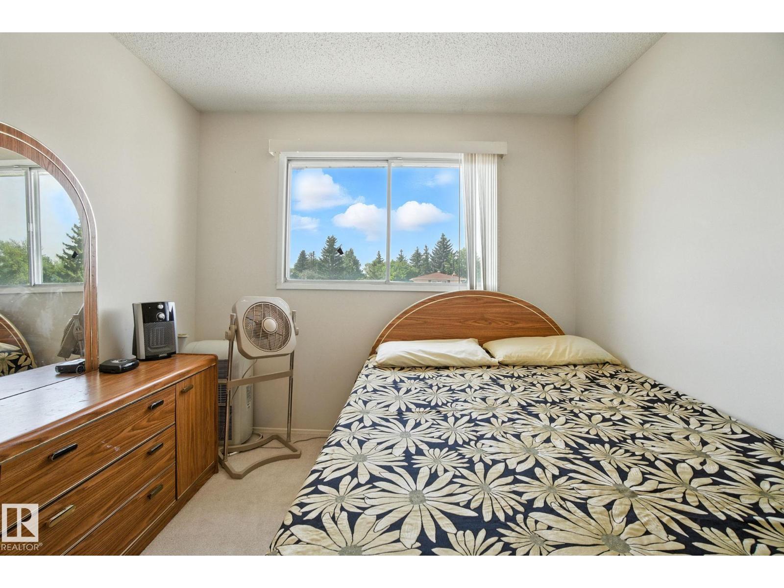 Photo 36 of 8731 180 St Nw, Edmonton AB