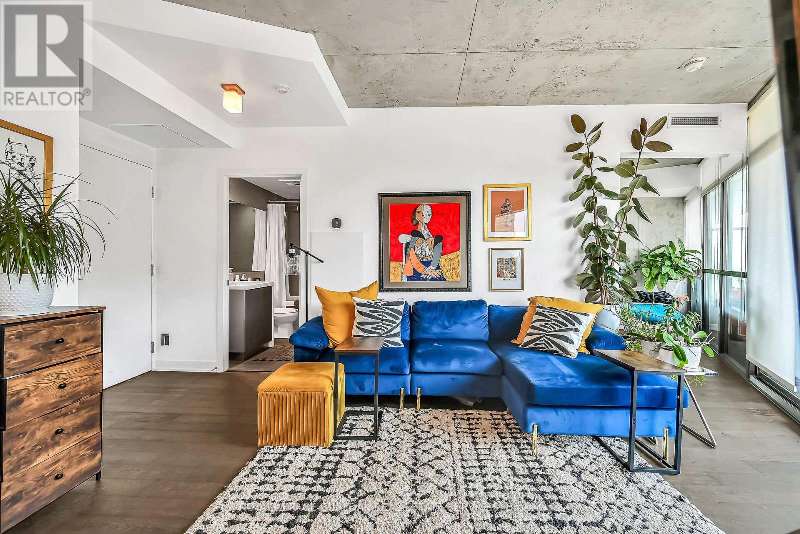 Photo 13 of 902 1201 Dundas Street E, Toronto ON