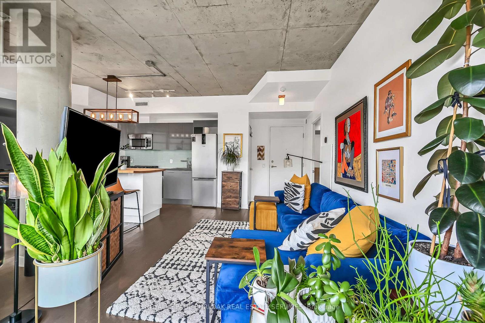 Photo 11 of 902 1201 Dundas Street E, Toronto ON
