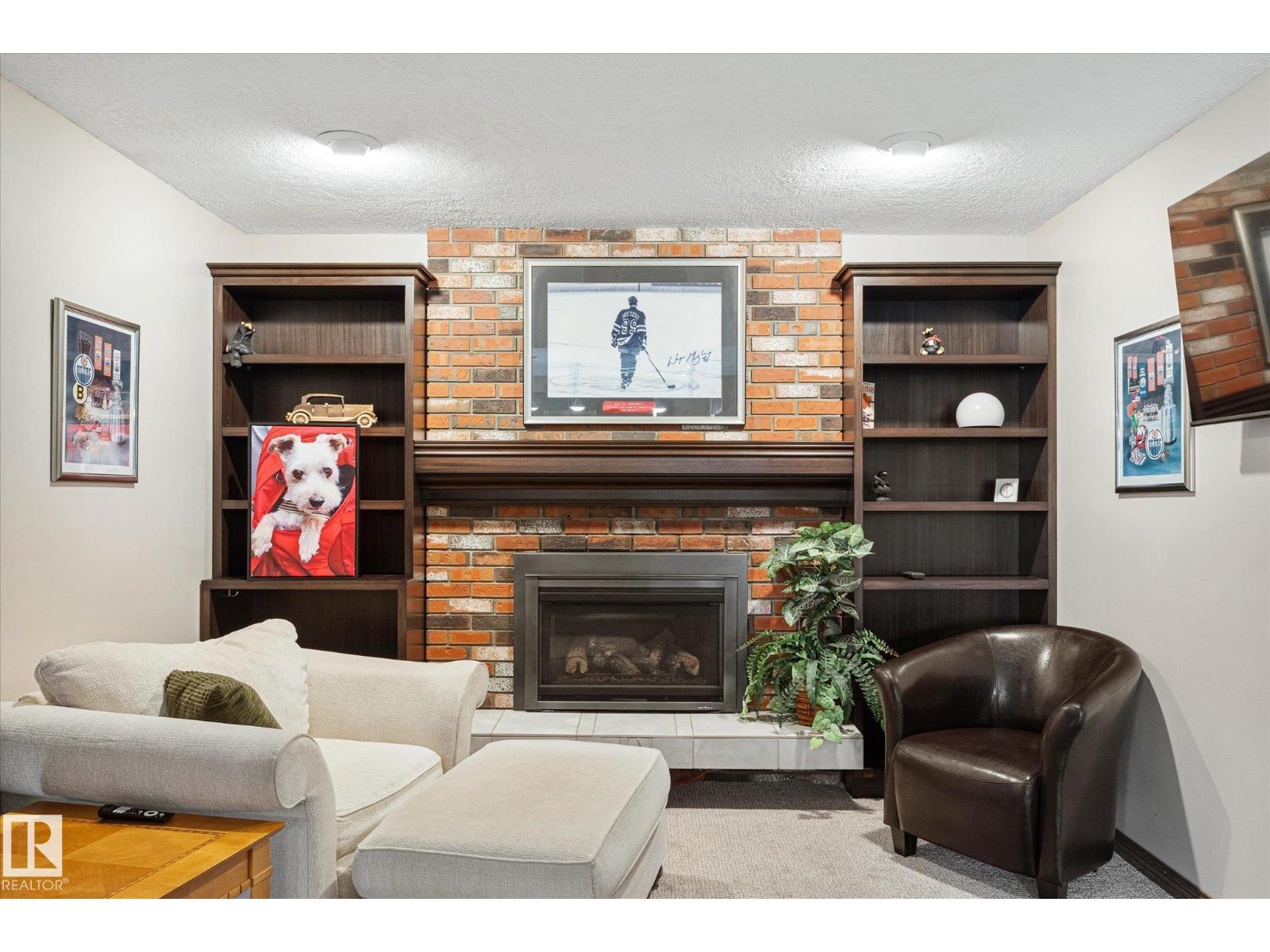 Photo 16 of 17524 55 Av Nw, Edmonton AB