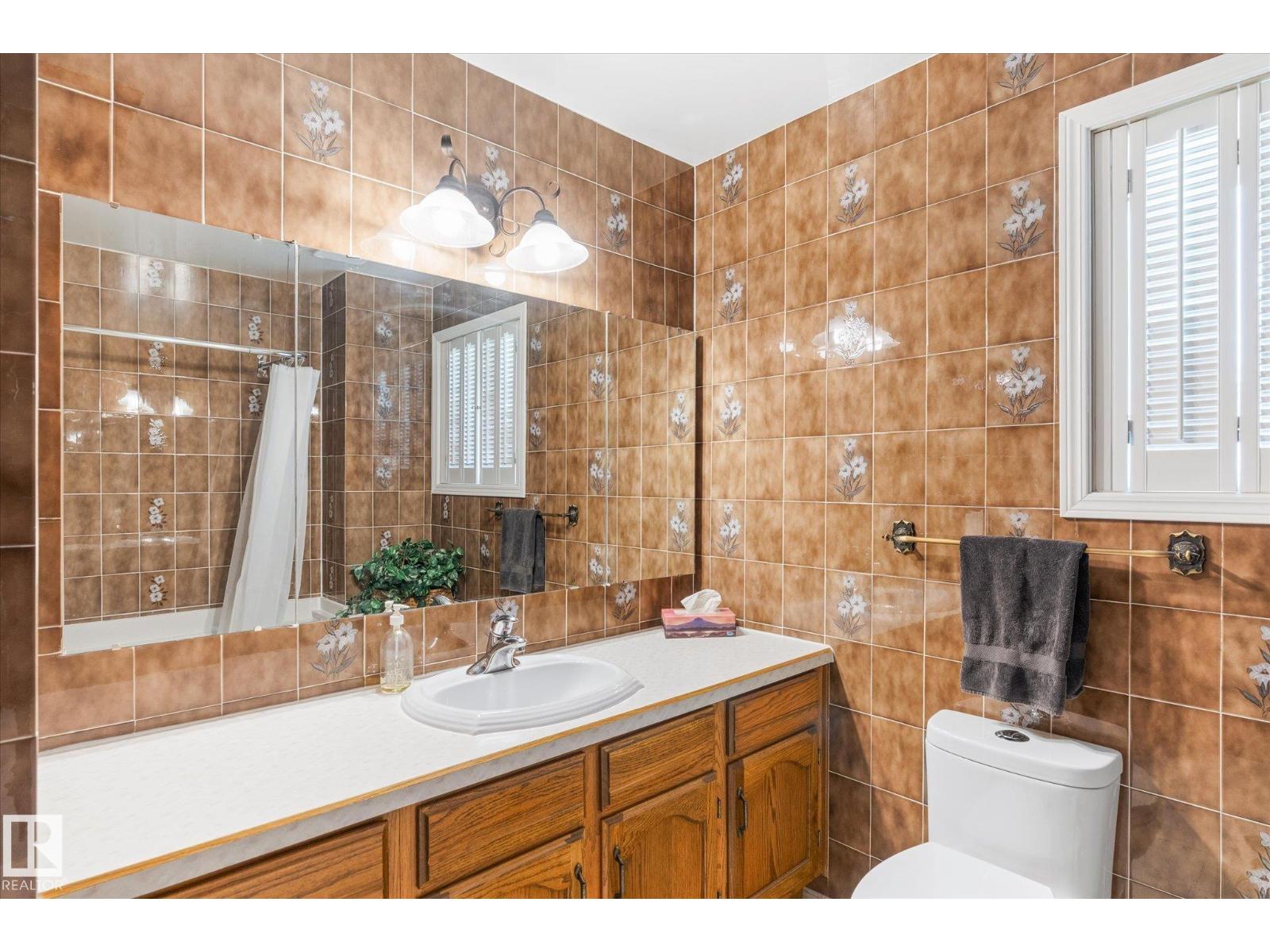 Photo 39 of 17524 55 Av Nw, Edmonton AB