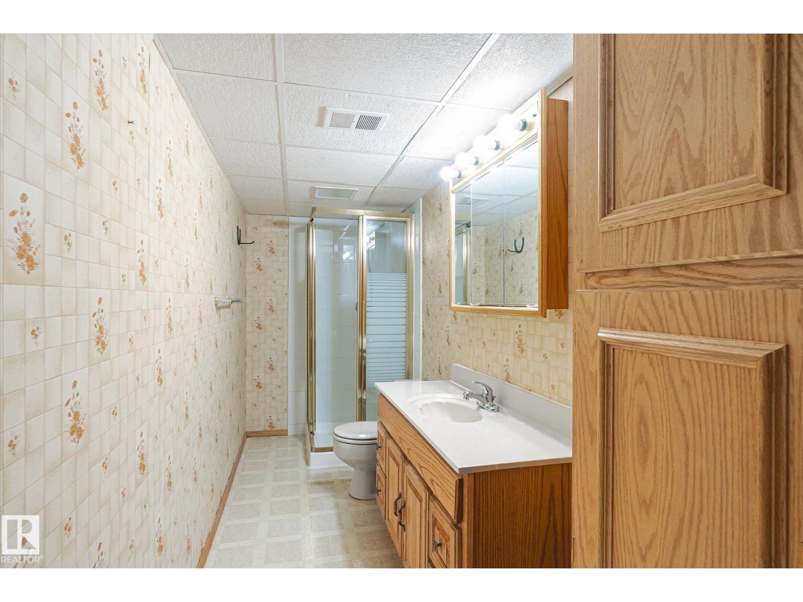 Photo 43 of 17524 55 Av Nw, Edmonton AB