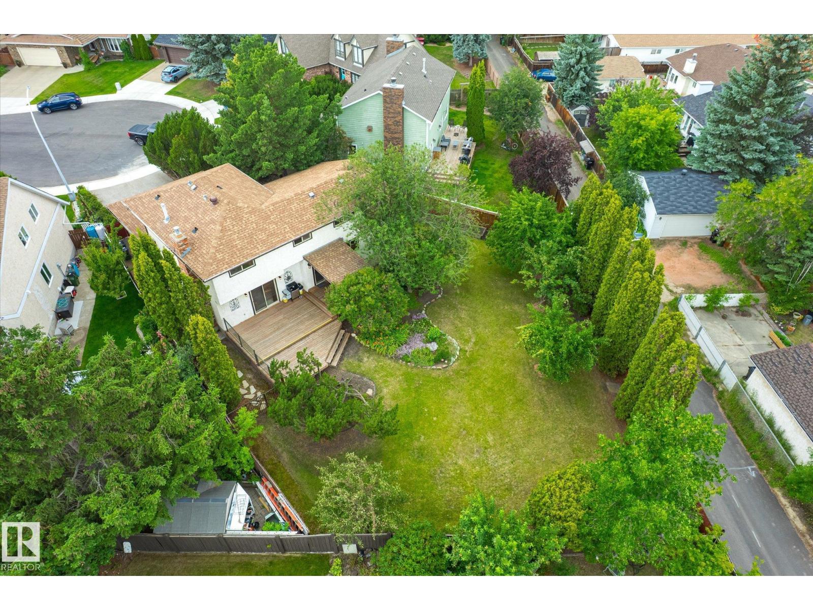 Photo 5 of 17524 55 Av Nw, Edmonton AB
