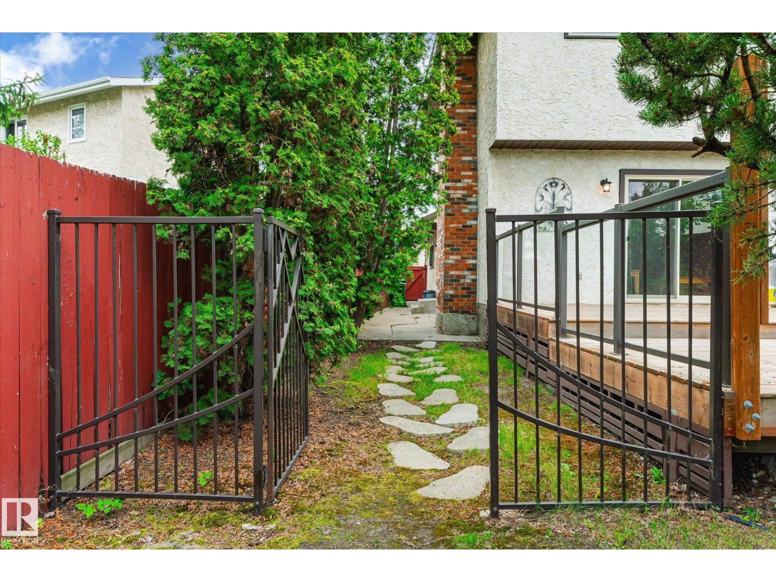Photo 53 of 17524 55 Av Nw, Edmonton AB