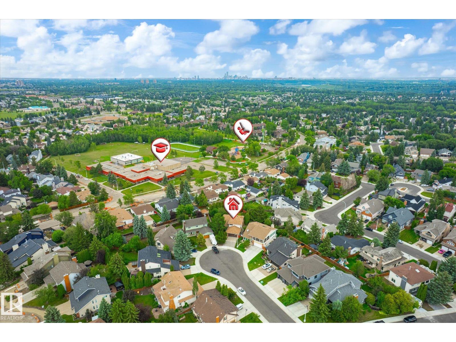 Photo 8 of 17524 55 Av Nw, Edmonton AB