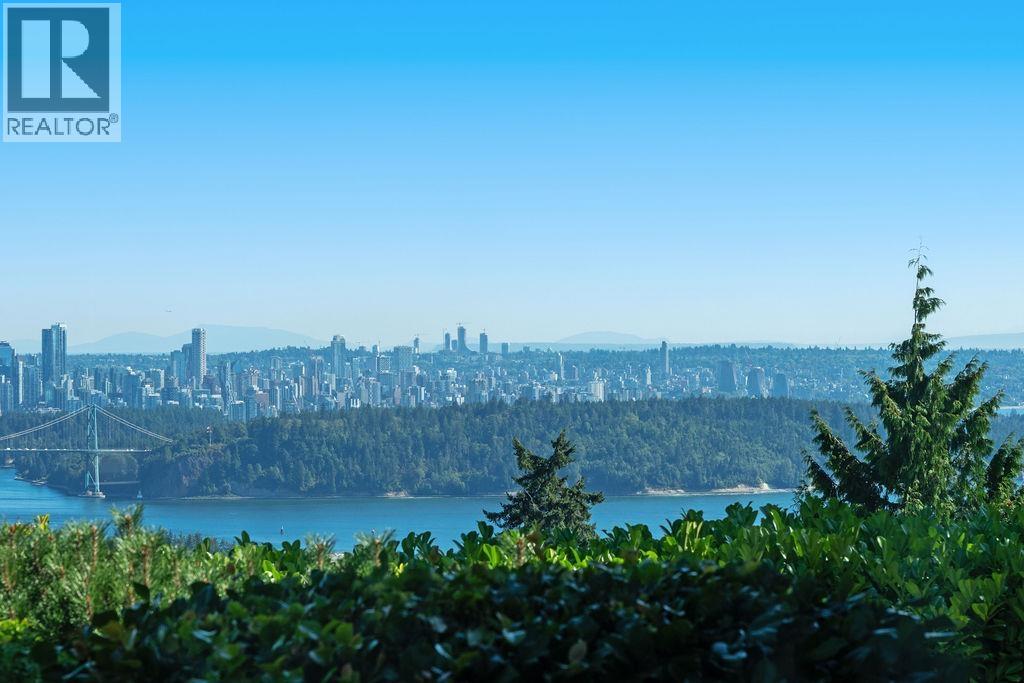 1373 CAMWELL DRIVE, West Vancouver