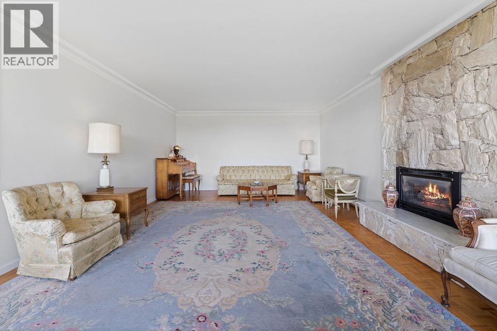 1373 CAMWELL DRIVE, West Vancouver