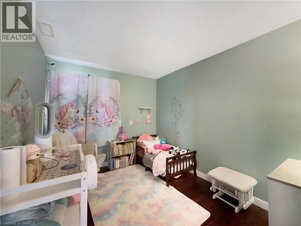 Photo 18 of 177 Banbury Road, Brantford ON