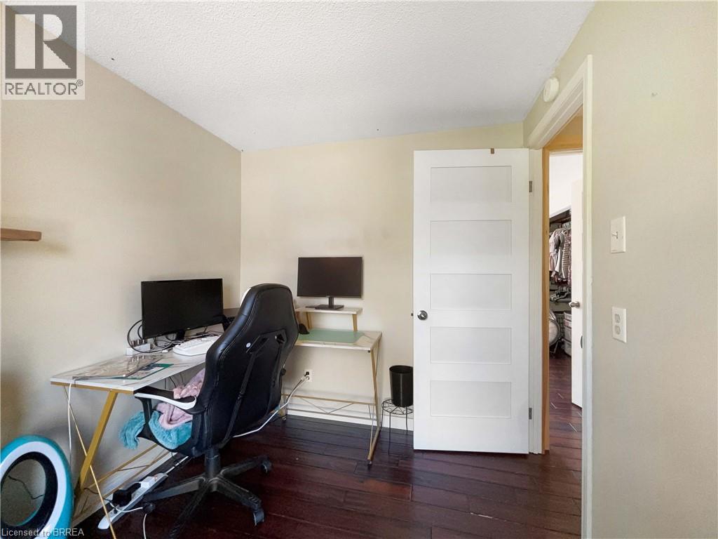 Photo 22 of 177 Banbury Road, Brantford ON