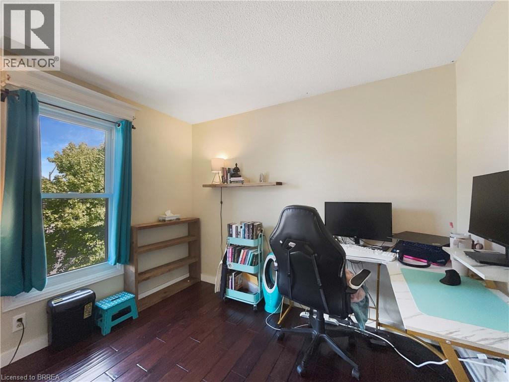 Photo 23 of 177 Banbury Road, Brantford ON