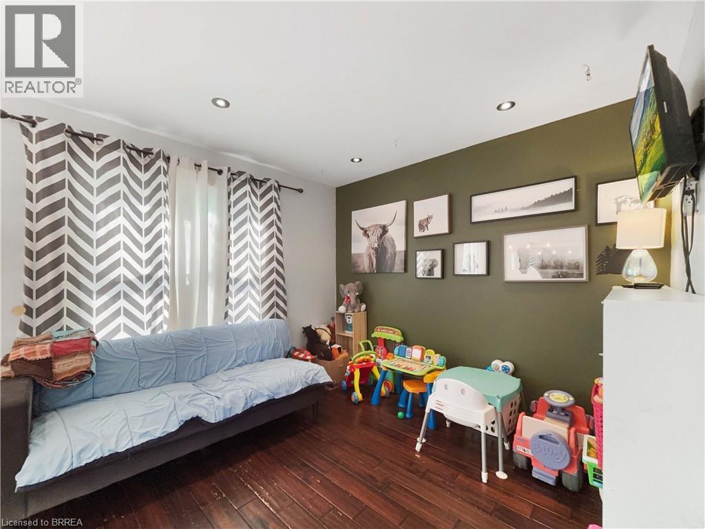 Photo 7 of 177 Banbury Road, Brantford ON