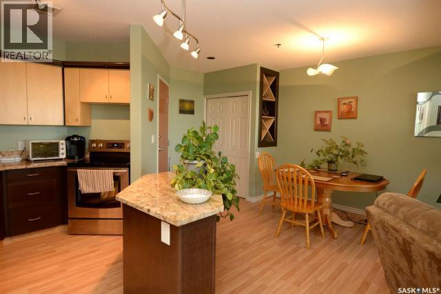 Photo 15 of Ph 104 1914 Hamilton Street, Regina SK