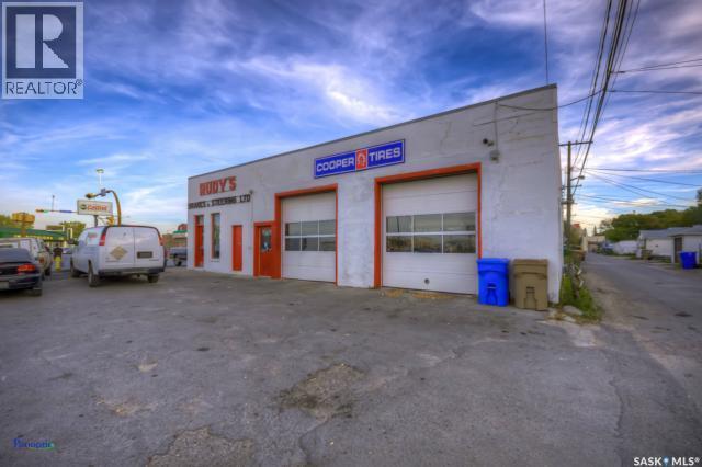 Photo 4 of 1700 Winnipeg Street, Regina SK