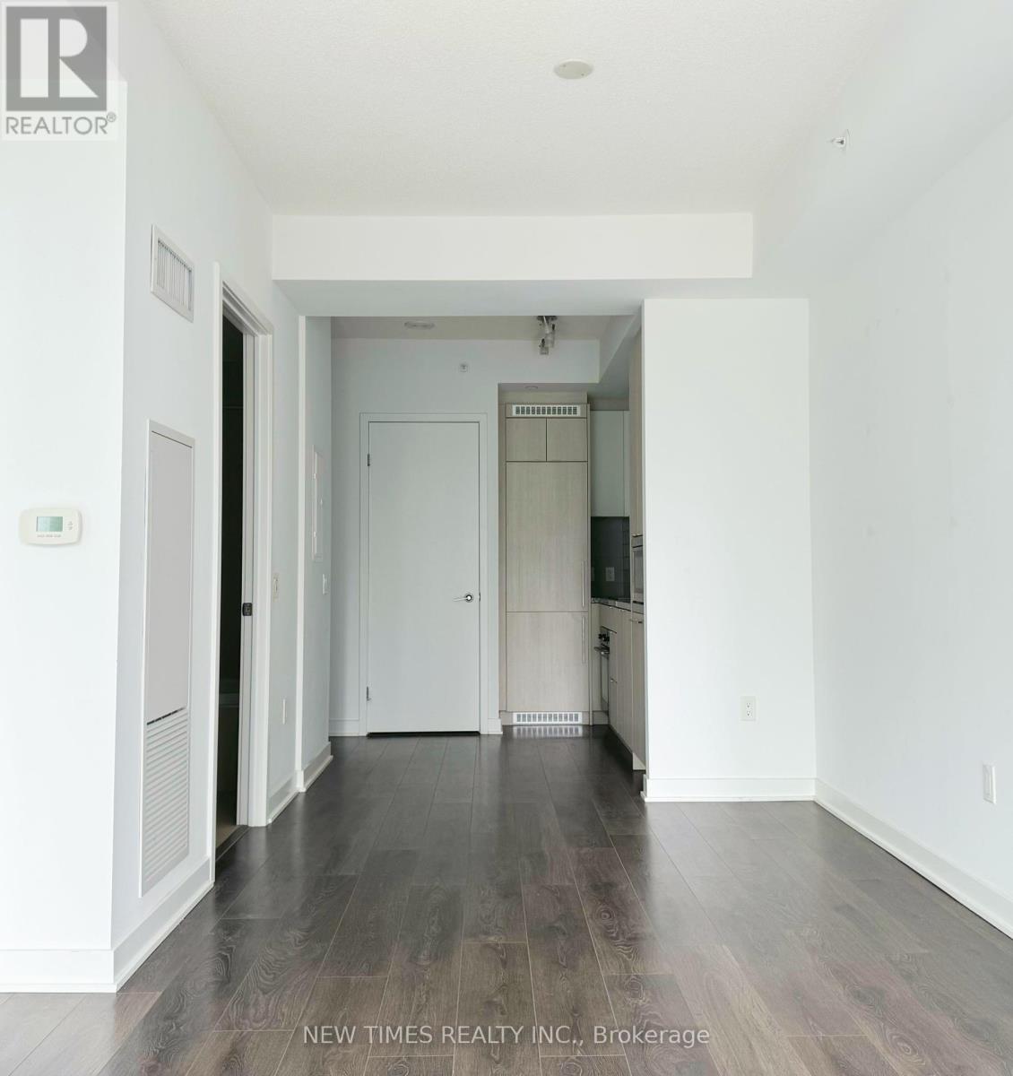 Photo 3 of 4007 125 Blue Jays Way, Toronto ON