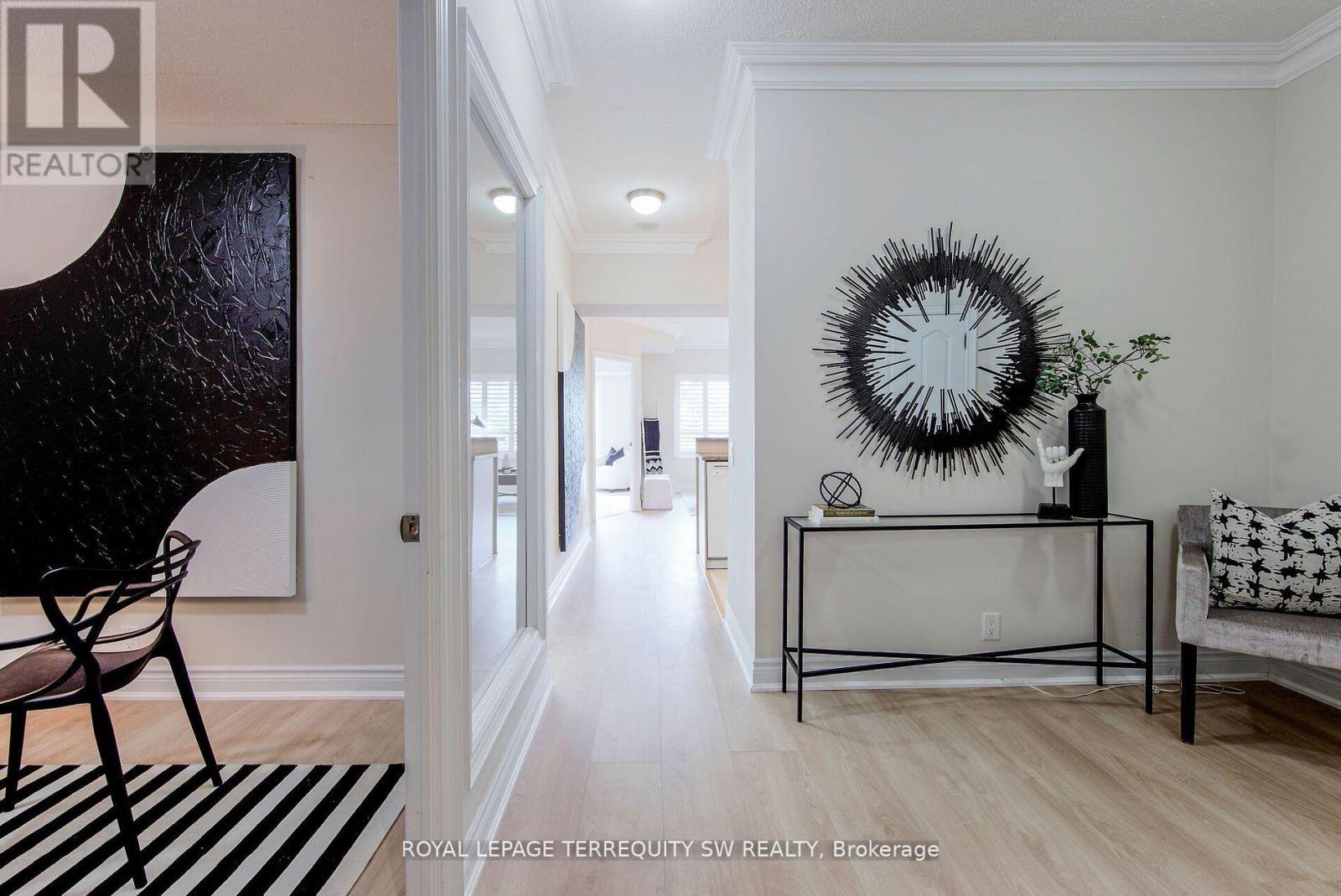 Photo 22 of 208 2 Clairtrell Road, Toronto ON