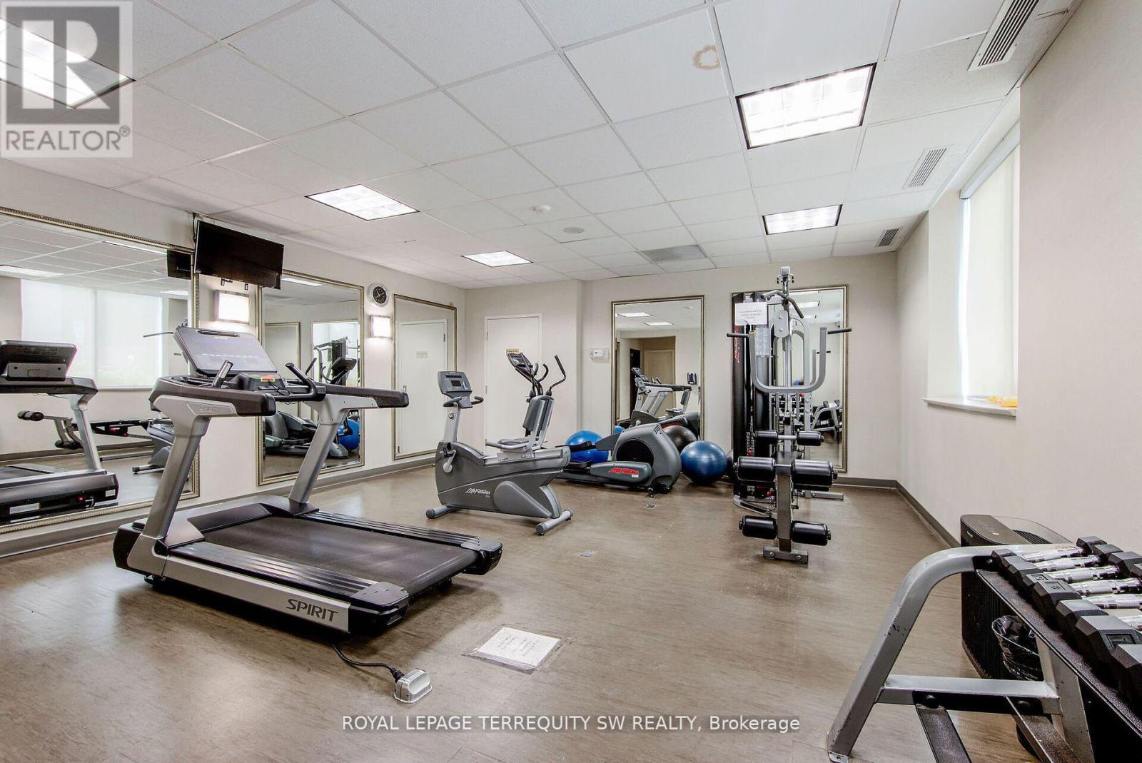 Photo 32 of 208 2 Clairtrell Road, Toronto ON
