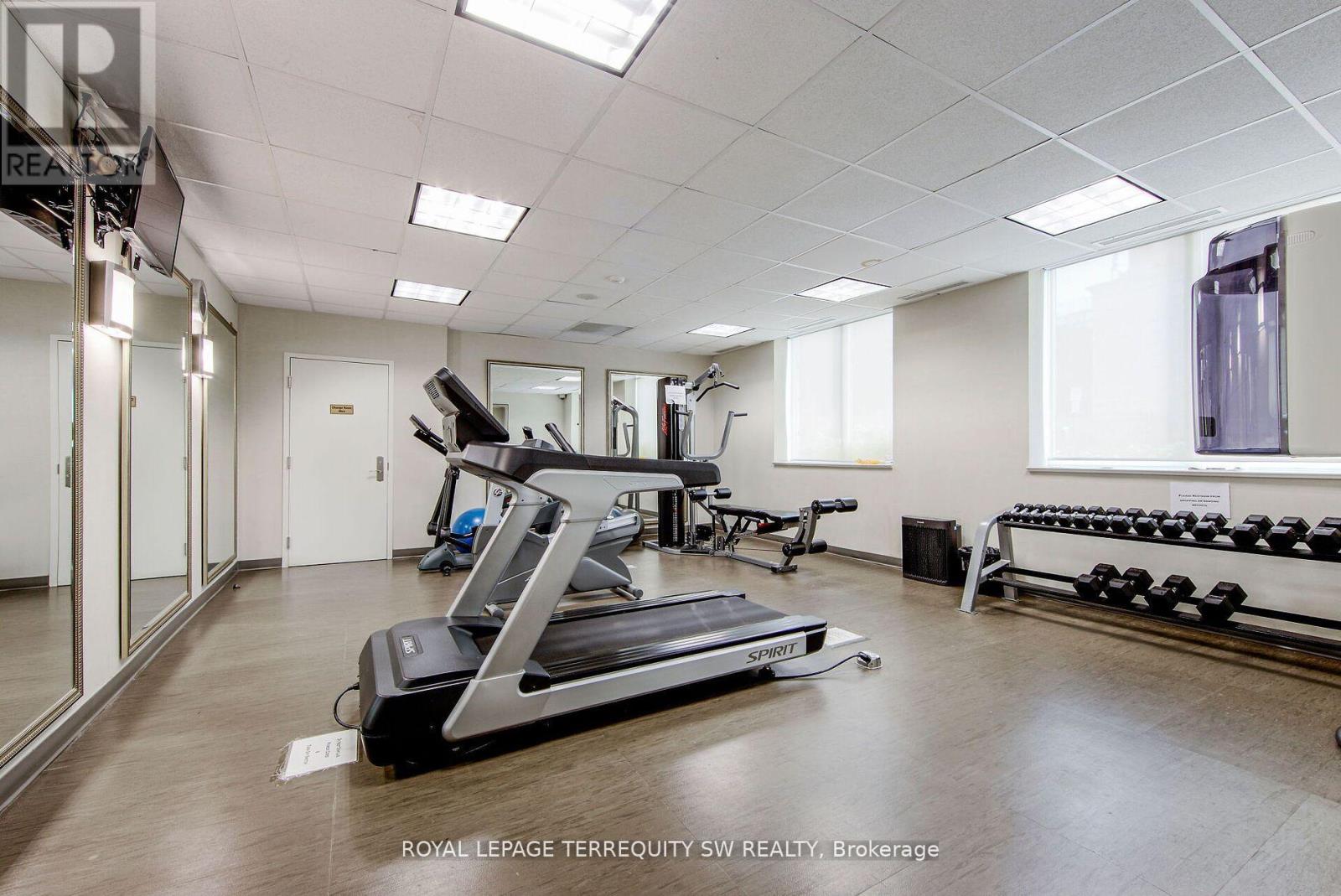 Photo 33 of 208 2 Clairtrell Road, Toronto ON