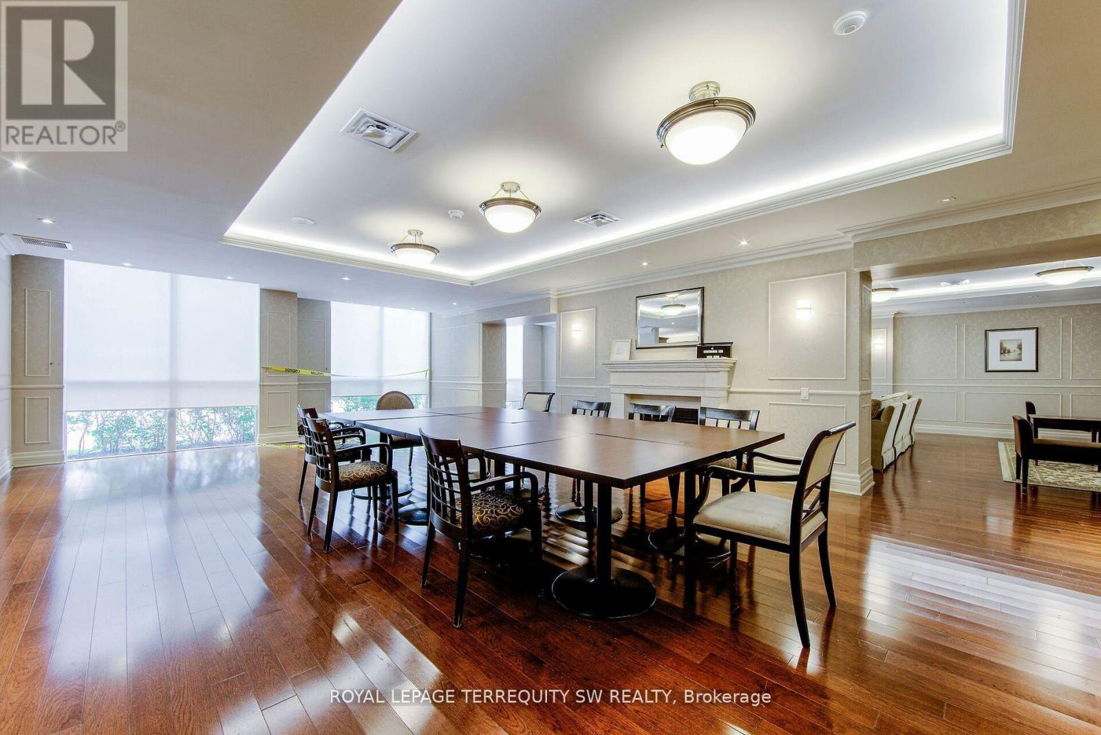 Photo 36 of 208 2 Clairtrell Road, Toronto ON