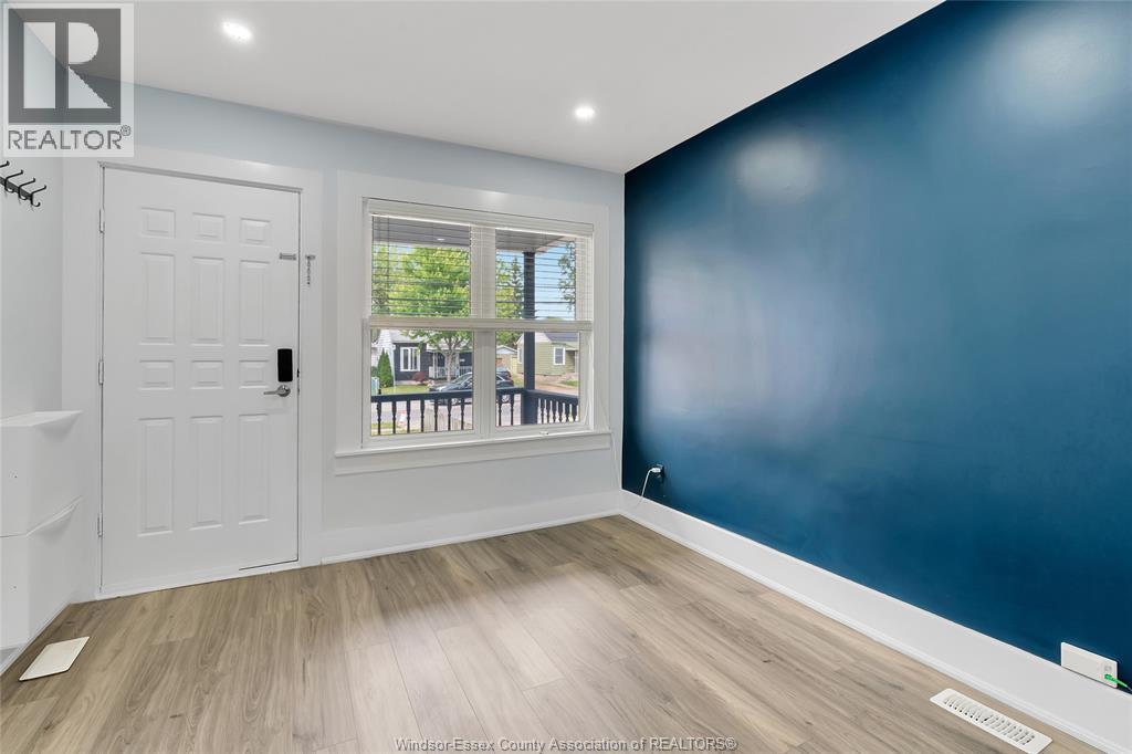 Photo 10 of 1323 Prince Road, Windsor ON