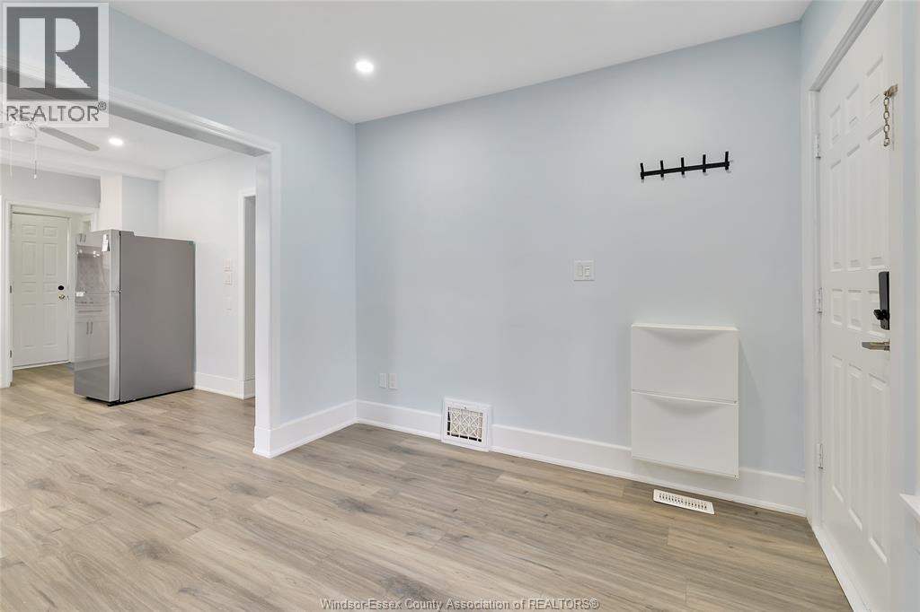 Photo 11 of 1323 Prince Road, Windsor ON