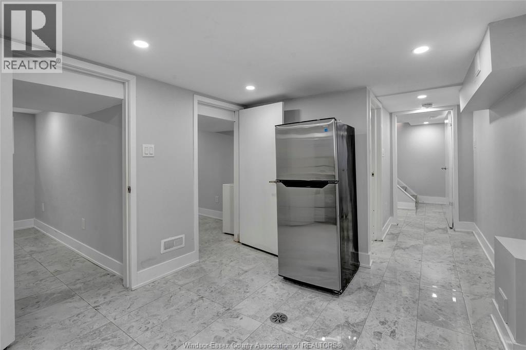 Photo 31 of 1323 Prince Road, Windsor ON