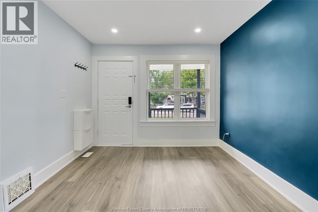 Photo 9 of 1323 Prince Road, Windsor ON