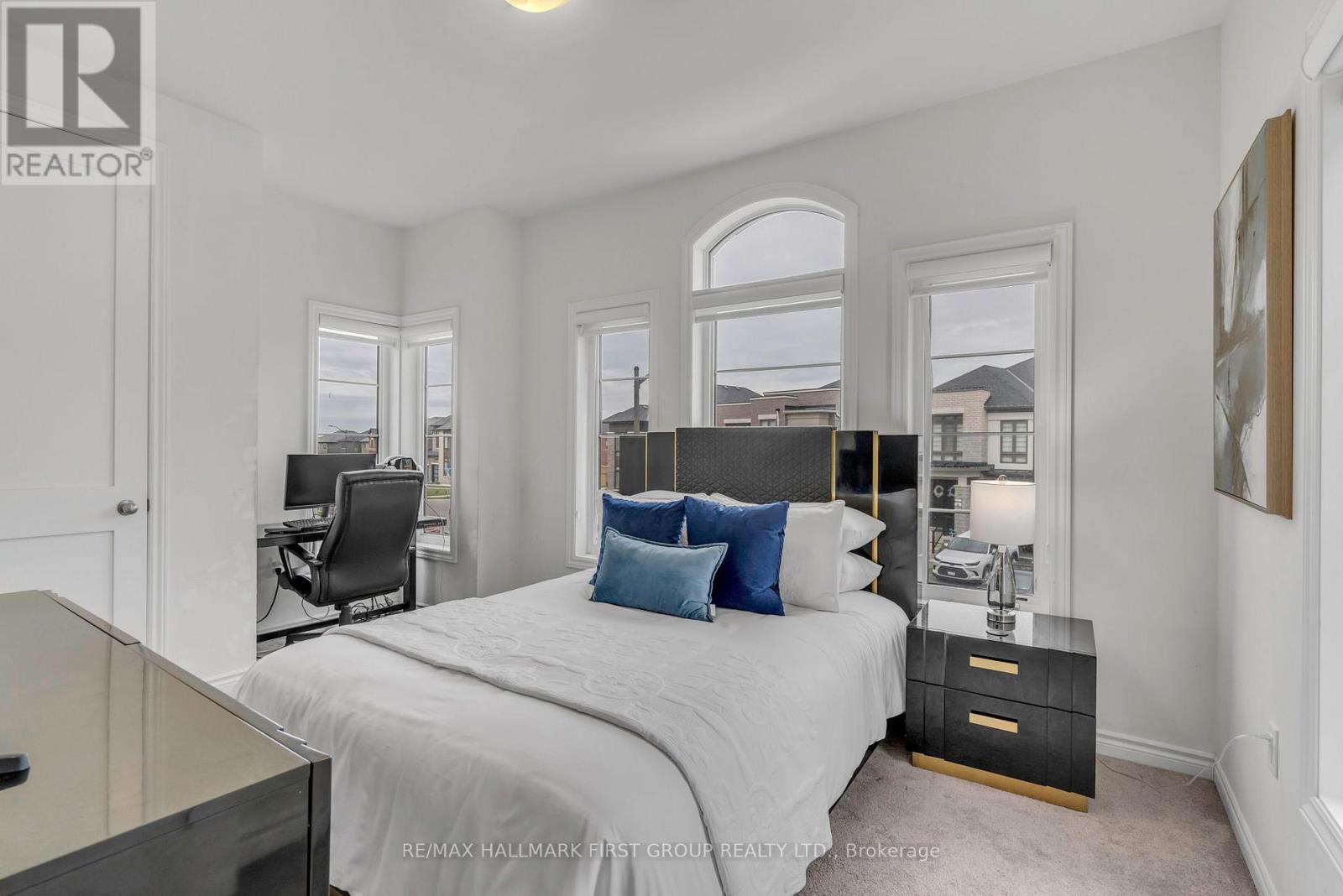 Photo 22 of 47 Fruitful Crescent, Whitby ON