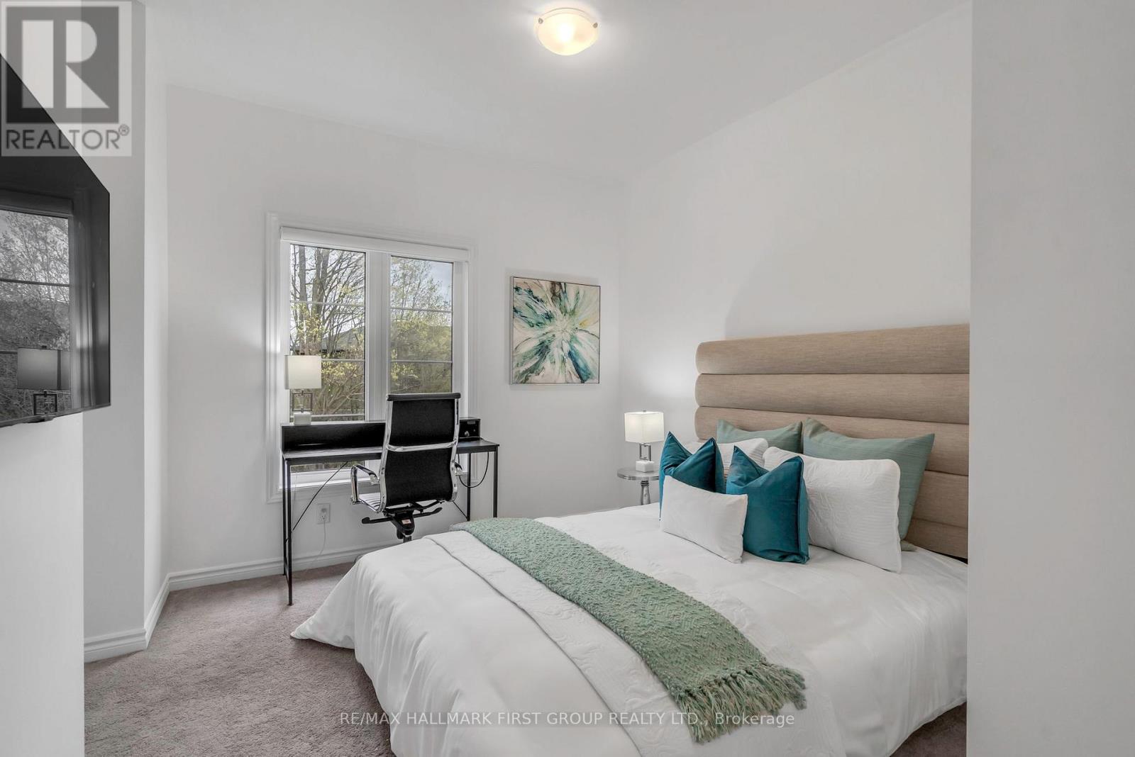 Photo 27 of 47 Fruitful Crescent, Whitby ON