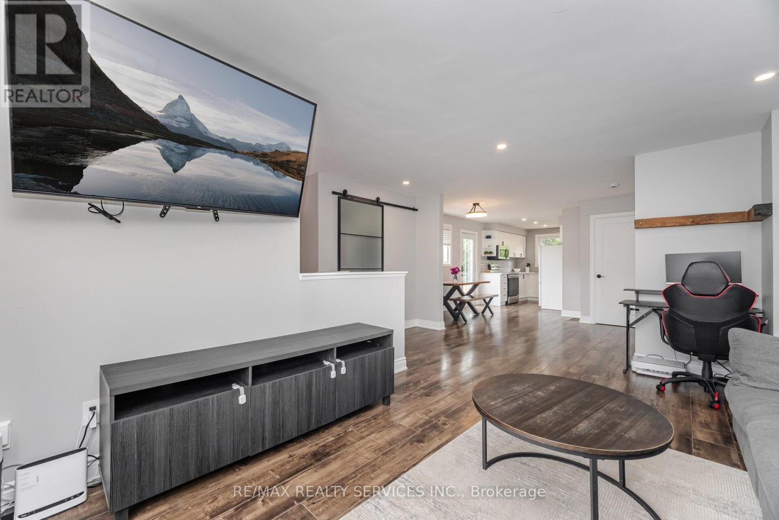 Photo 13 of 641 Deauville Court, Oshawa ON