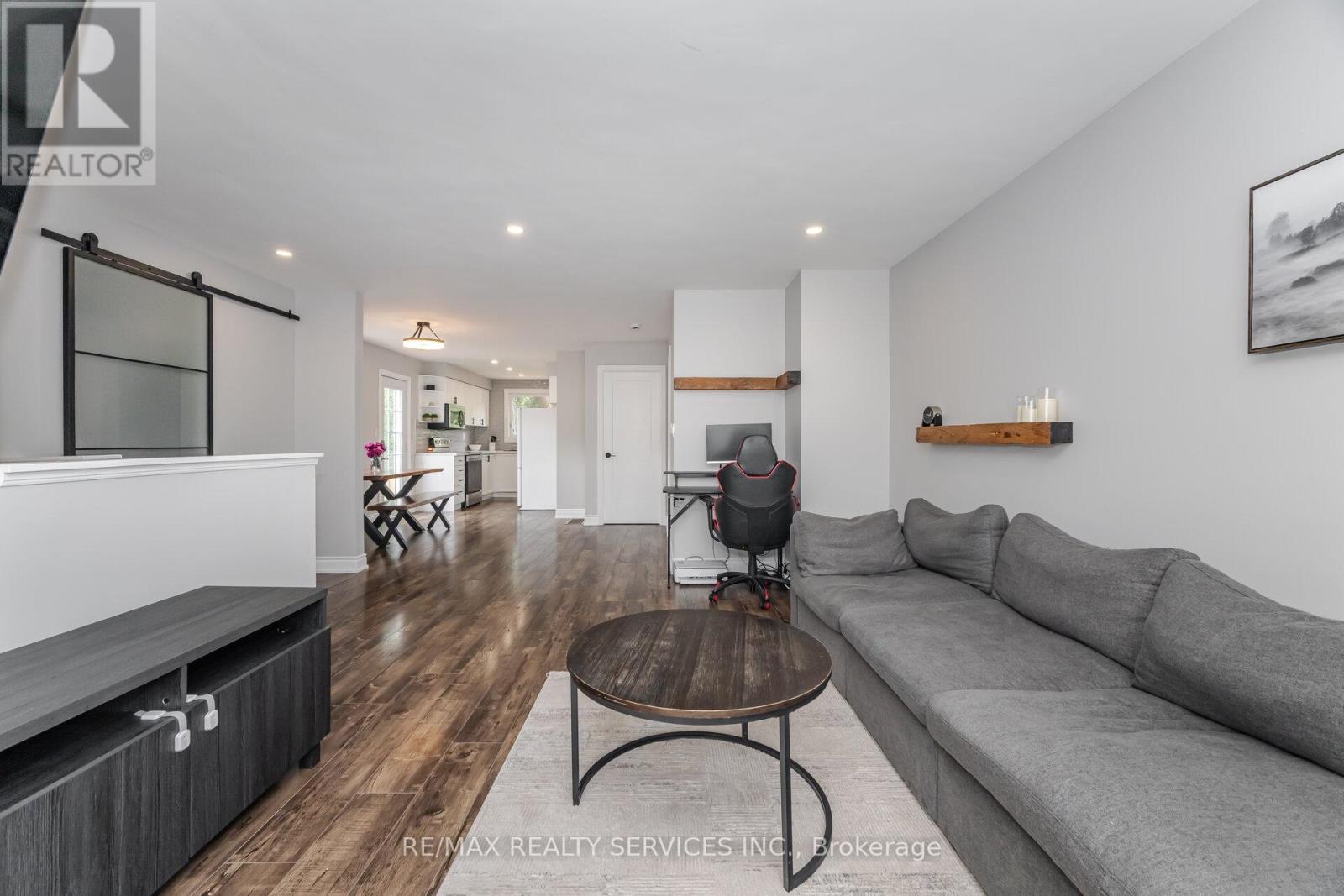 Photo 14 of 641 Deauville Court, Oshawa ON