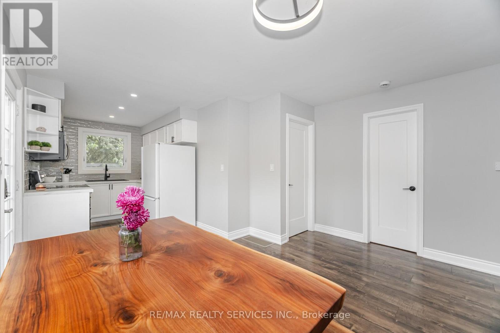 Photo 19 of 641 Deauville Court, Oshawa ON