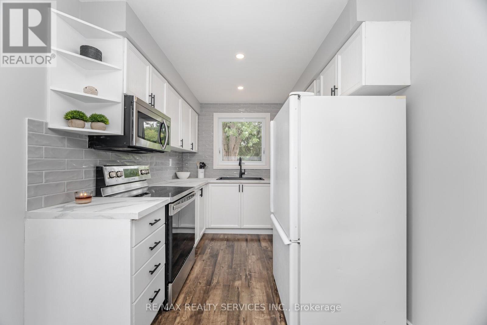 Photo 20 of 641 Deauville Court, Oshawa ON