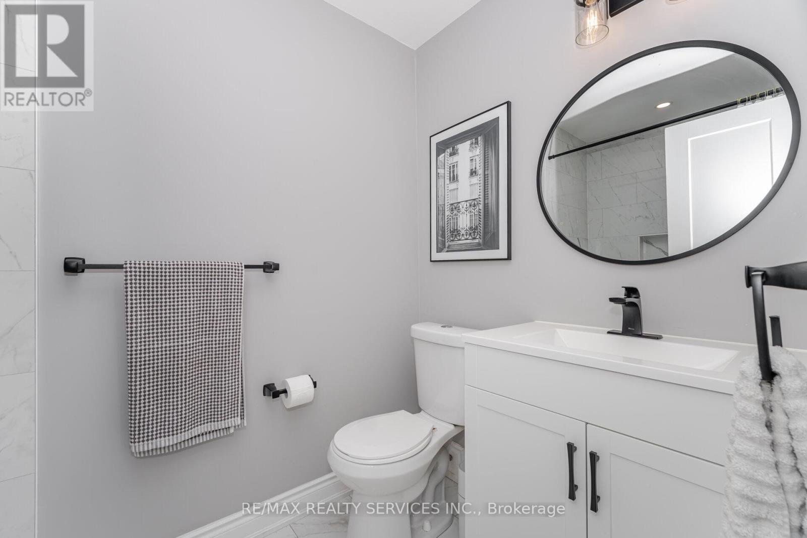Photo 24 of 641 Deauville Court, Oshawa ON