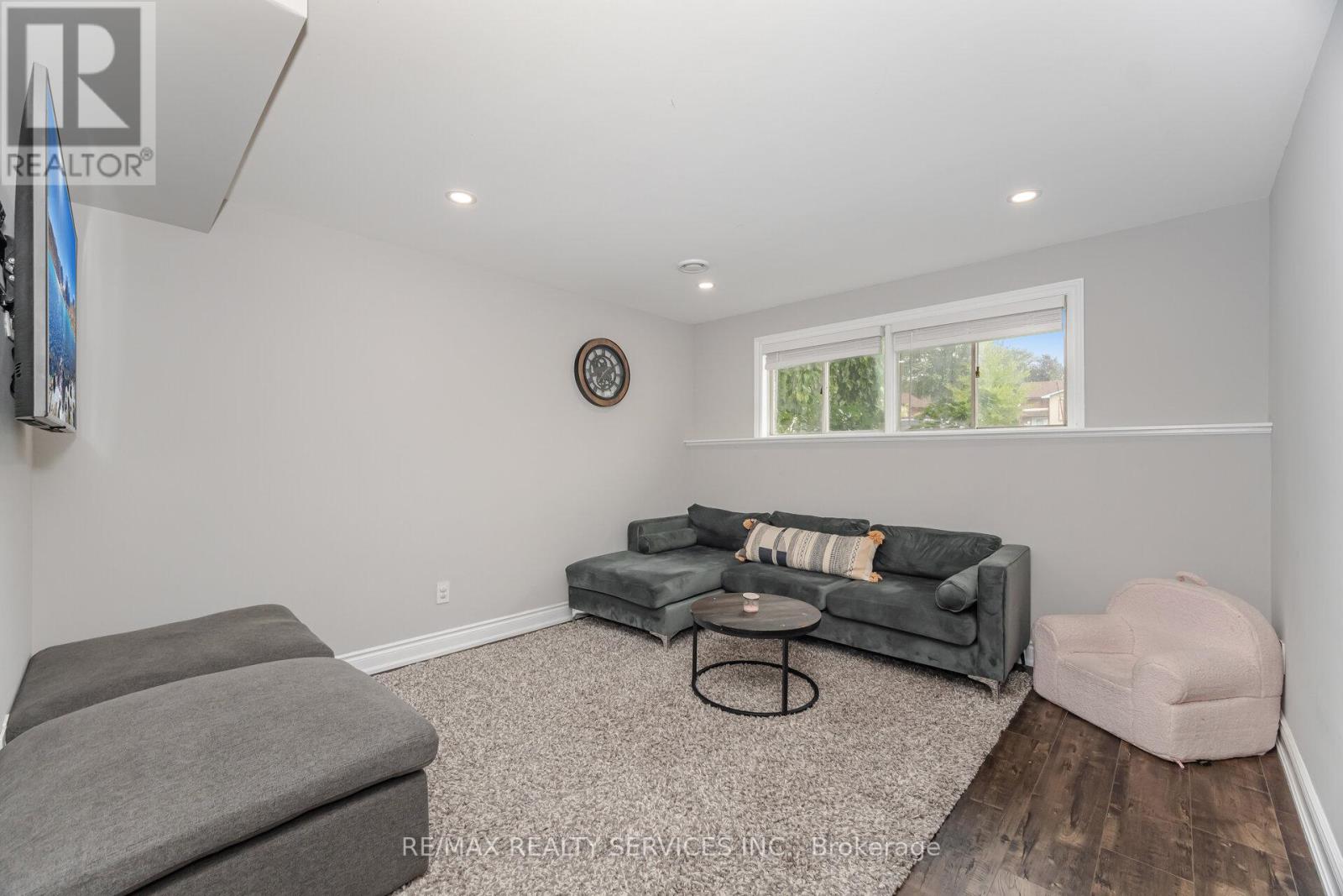 Photo 30 of 641 Deauville Court, Oshawa ON