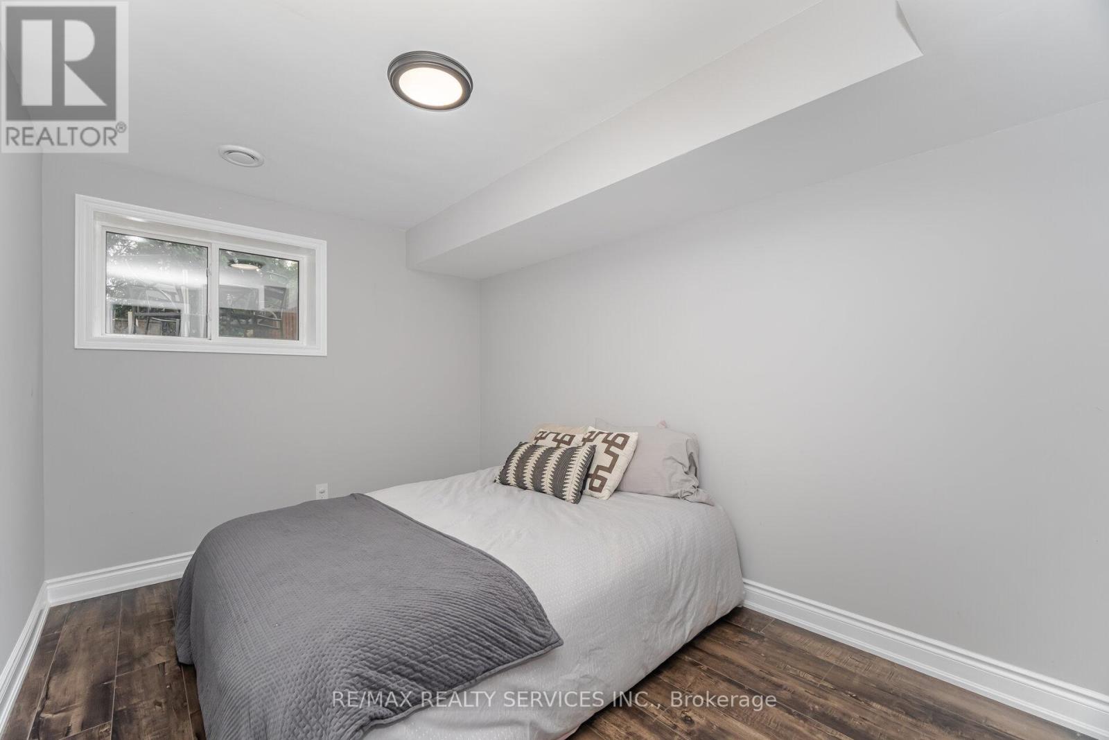 Photo 34 of 641 Deauville Court, Oshawa ON