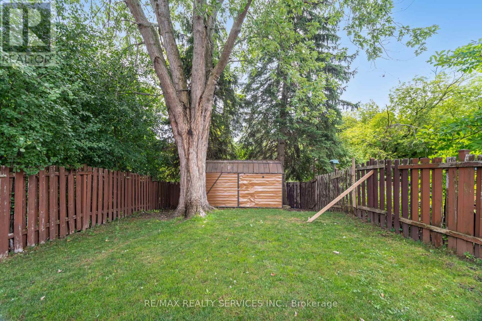 Photo 45 of 641 Deauville Court, Oshawa ON