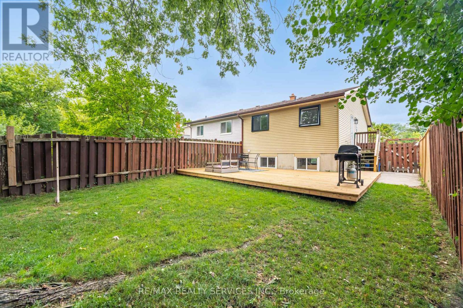 Photo 46 of 641 Deauville Court, Oshawa ON