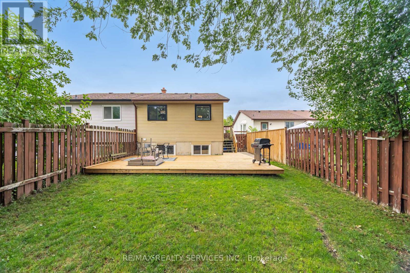 Photo 48 of 641 Deauville Court, Oshawa ON