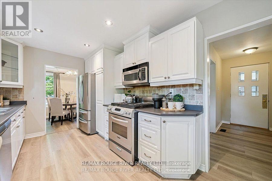 Photo 5 of 810 Zator Avenue, Pickering ON
