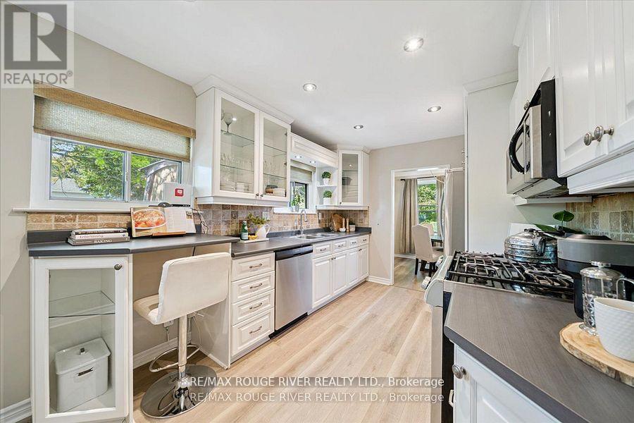 Photo 8 of 810 Zator Avenue, Pickering ON