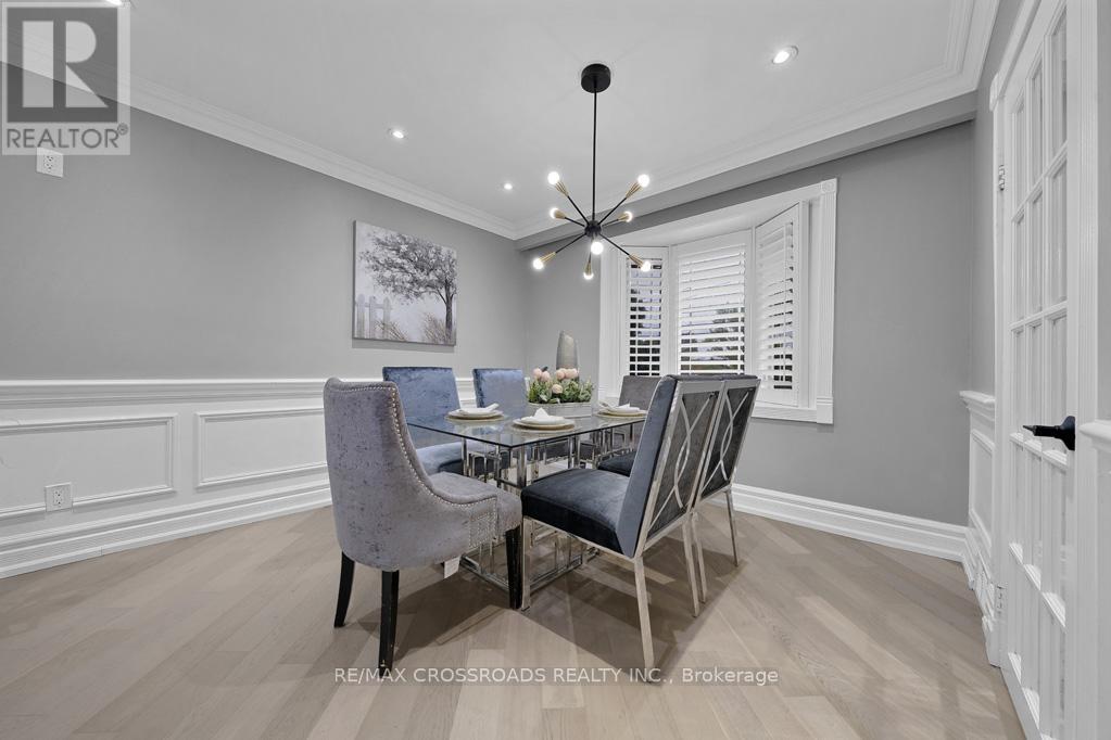 Photo 15 of 2 Mackinac Crescent, Toronto ON