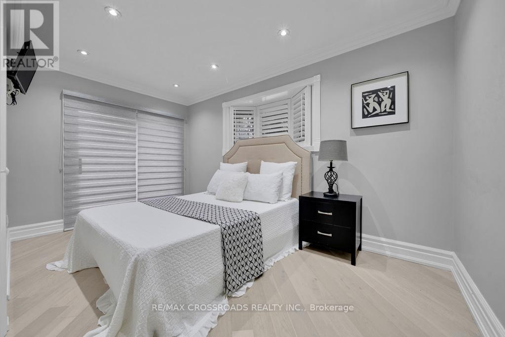 Photo 23 of 2 Mackinac Crescent, Toronto ON