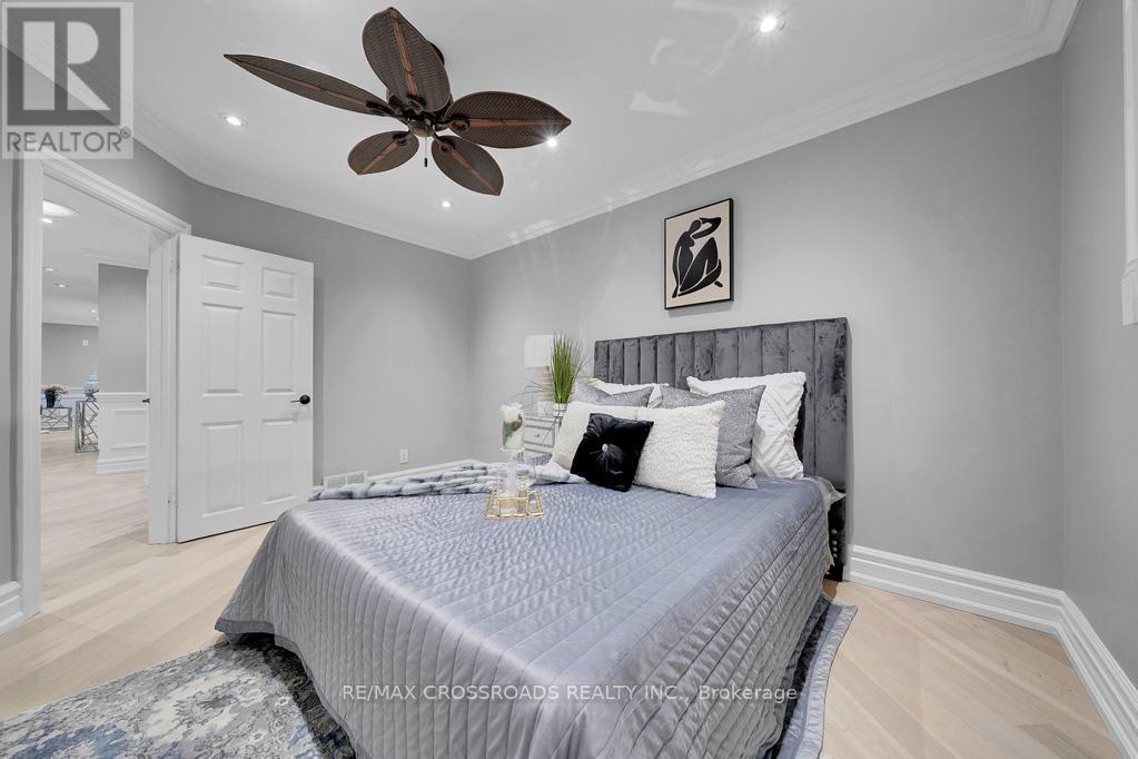 Photo 26 of 2 Mackinac Crescent, Toronto ON
