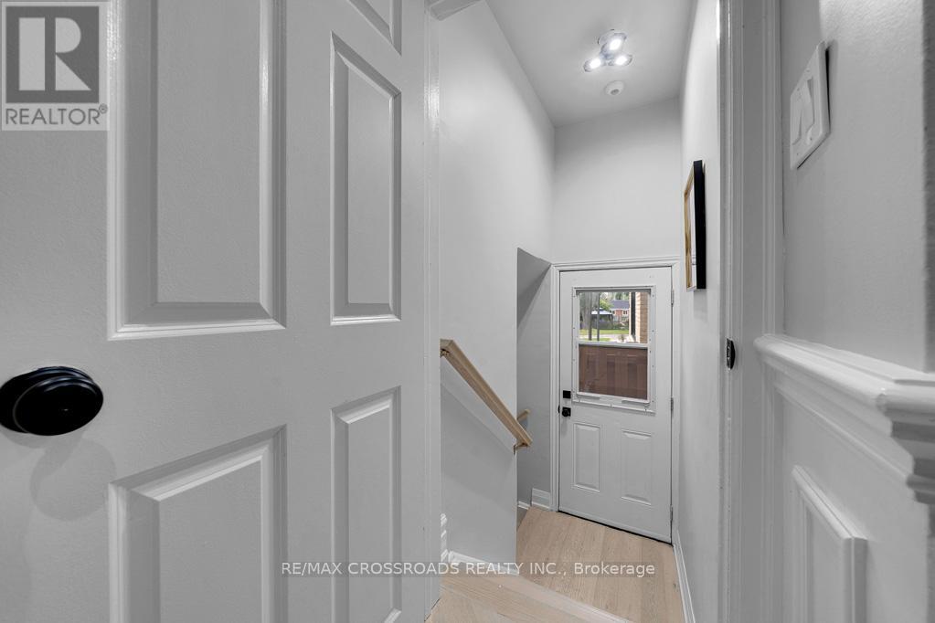 Photo 29 of 2 Mackinac Crescent, Toronto ON