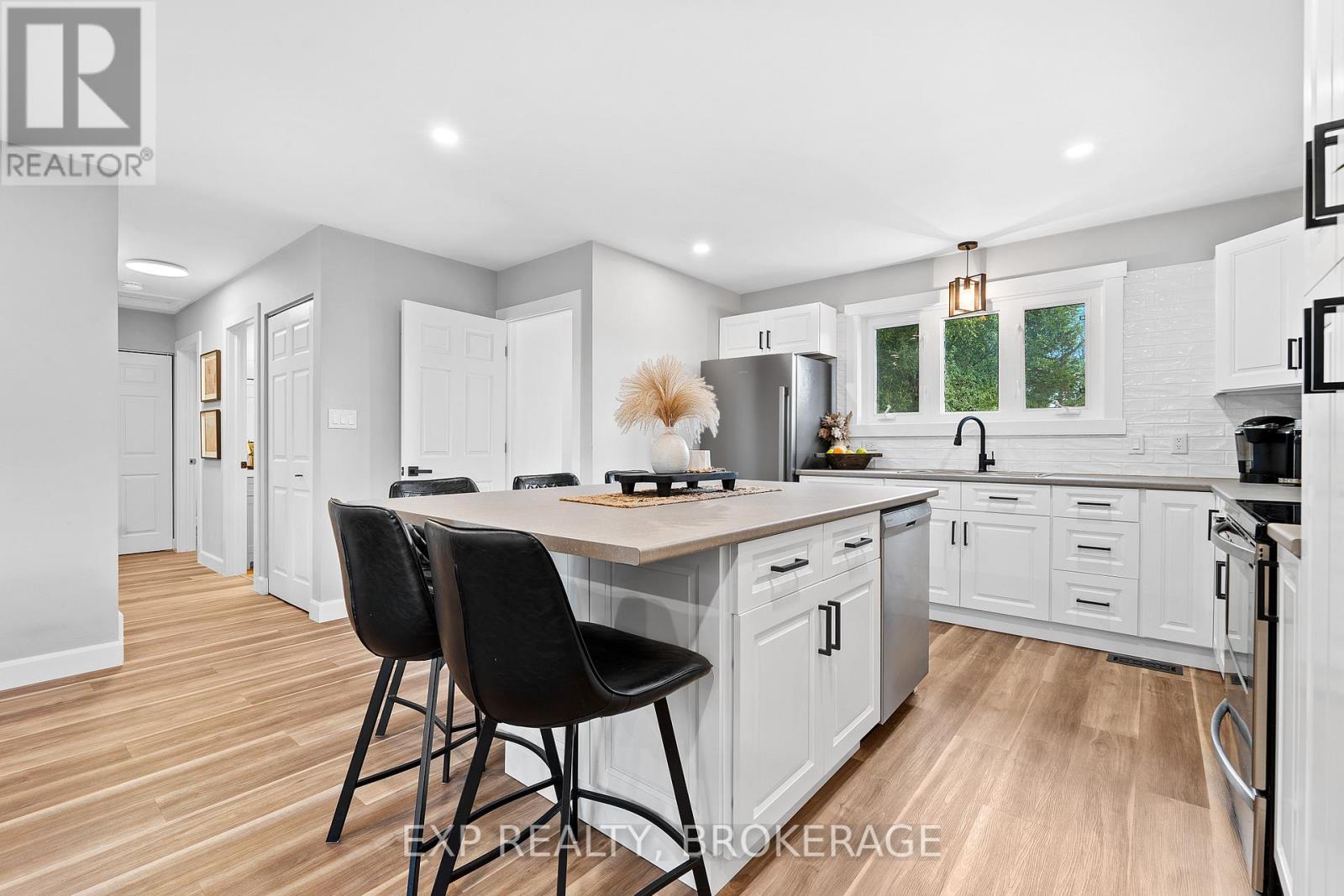 Photo 14 of 3858 Quinn Road W, Frontenac ON