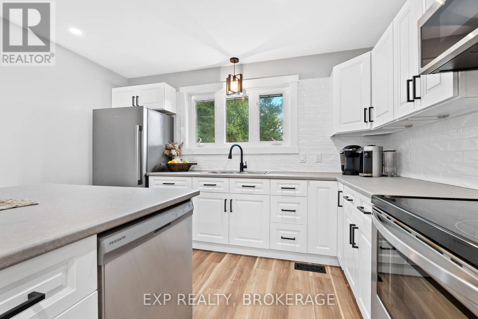 Photo 15 of 3858 Quinn Road W, Frontenac ON